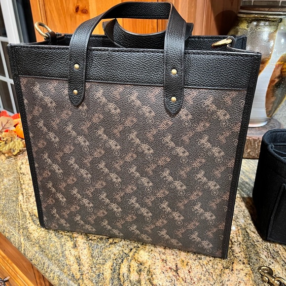 Coach Field Tote in Horse and Carriage pattern canvas and leather - Picture 5 of 8